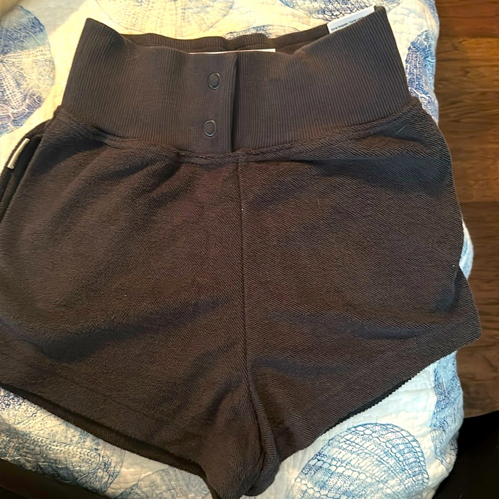 NWT Women’s Nike loose fit sportswear shorts size XS